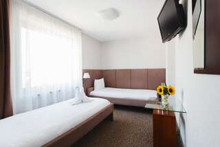 Мини-отель Hotelik pod Dębami Radwanice Двухместный номер с 2 отдельными кроватями-2